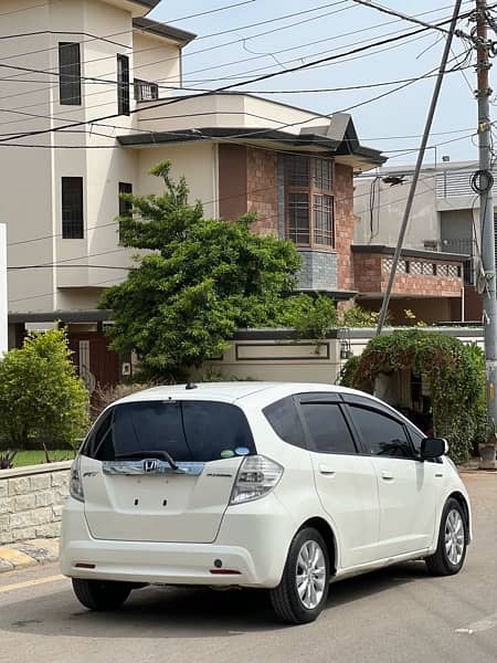 honda fit 2016 hybrid in extra ordinary condition 2