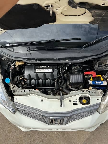 honda fit 2016 hybrid in extra ordinary condition 9