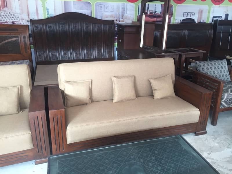 2/3/5/7 seaters sofas available. WhatsApp 0300.905. 905.2. 4