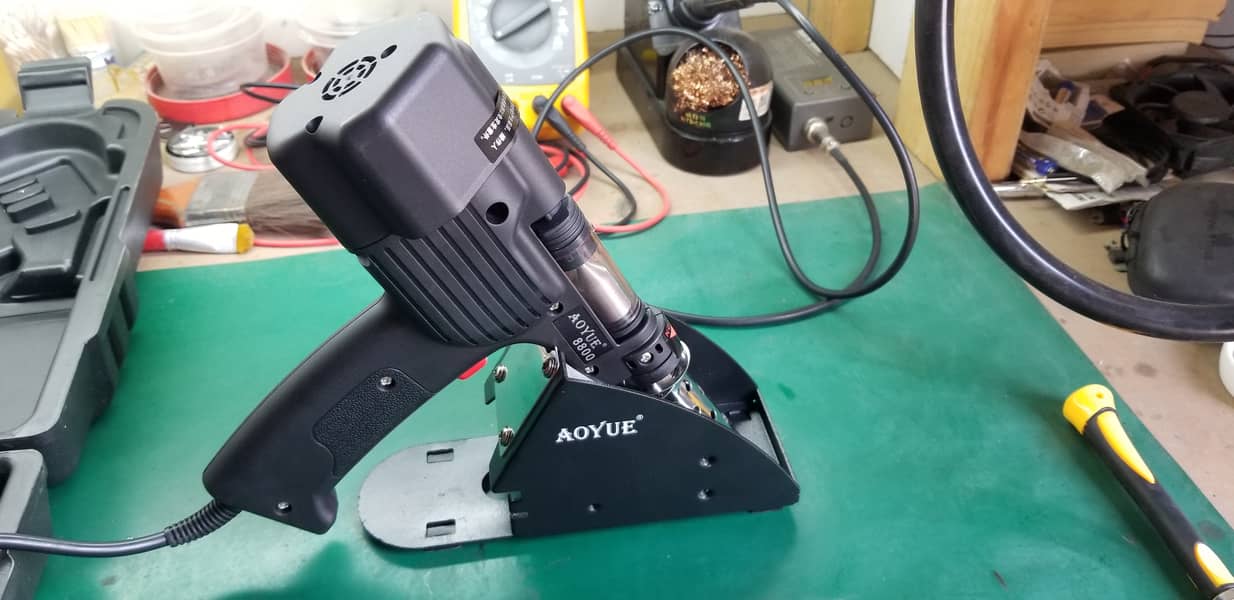 Aoyue 8800, Electronic De-soldering Gun with Internal Vacuum Pump 1