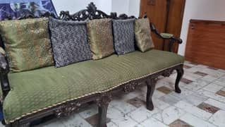 5 Seater Sofa - Victorian Style - Good Condition
