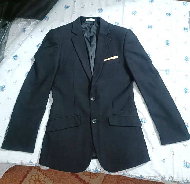 Three piece suit for Men / Neat and clean condition 1