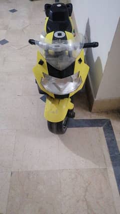 kids motorbike rechargeable (negotiable)