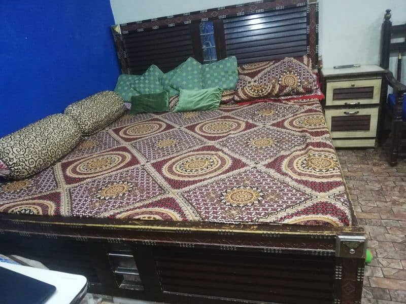 Double bed with Foam mattress and 2 side table 0