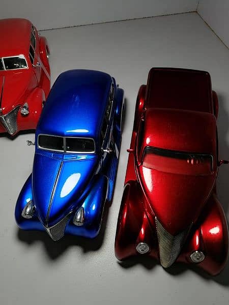 1.24 Diecast Models Maisto Bburago XLG 2