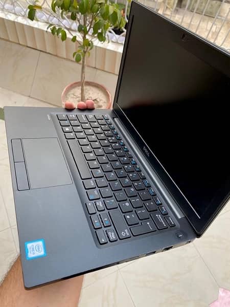 Dell 7280 laptop core i5 6th generation  8 gb ram  256 gb ssd 4