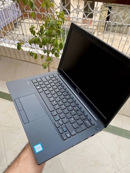 Dell 7280 laptop core i5 6th generation  8 gb ram  256 gb ssd 9