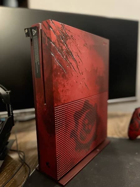 Xbox one s 2tb limited edition gears of war 7