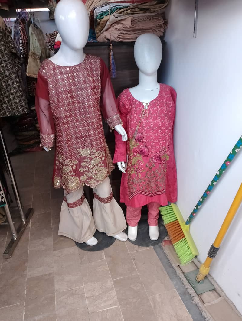 Dummy for clothes display / Mannequine 1