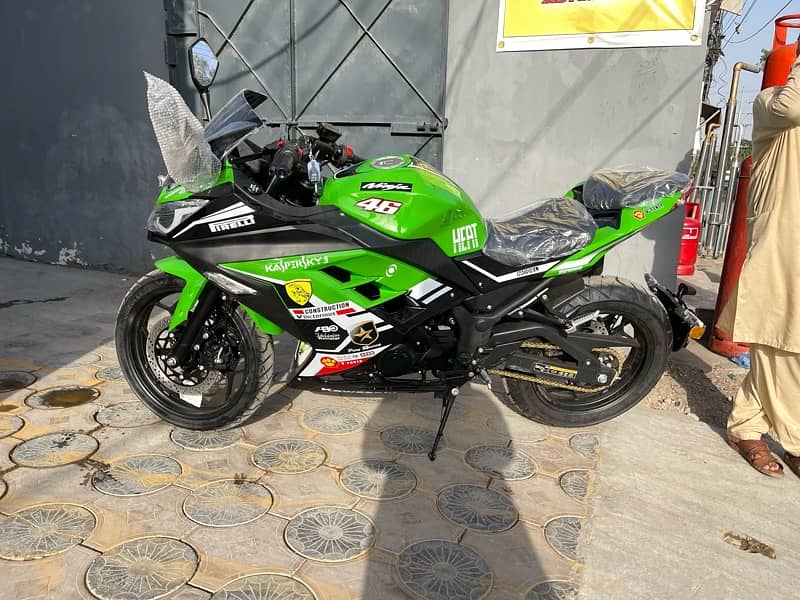 cheapest brand new heavy bike 200cc and 250cc sports racing ninja 1