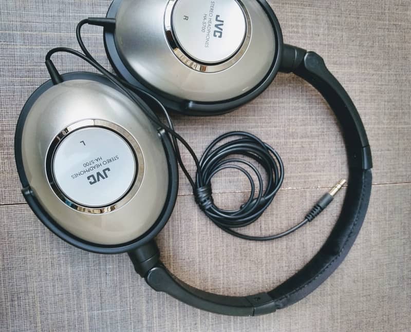 JVC Branded Quality sound headphone 1