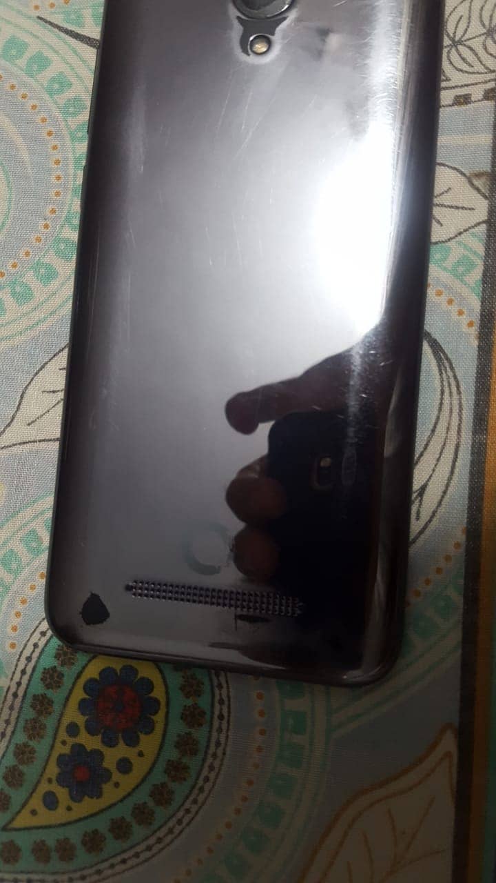 32gb with box in good condition QMobile hd + 3