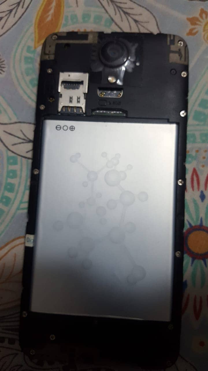 32gb with box in good condition QMobile hd + 4