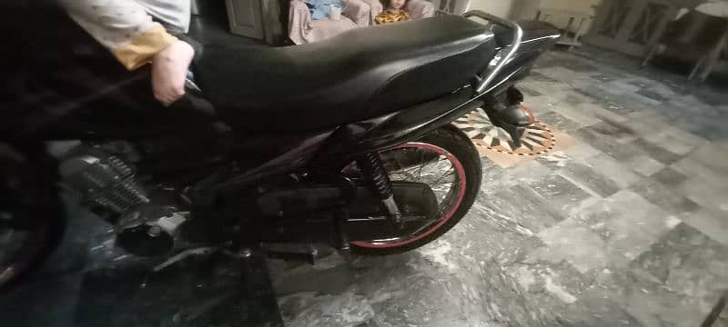 I sale yamaha bike ybrz. 125 1