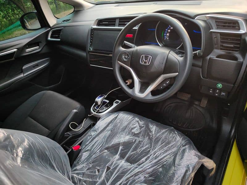 Honda Fit Hybrid 2014 5