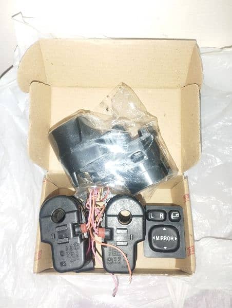 Toyota Yaris and Toyota Corolla retractable mirror motor available 2