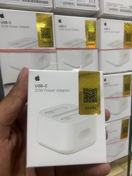 20W 3 Pin IPhone charger 0