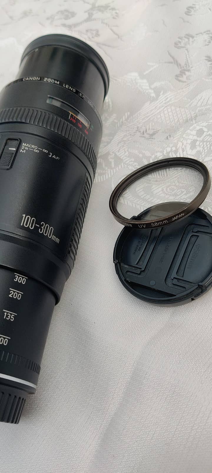 Canon 700D with 2 Lens 100-300mm lens and 50mm 5