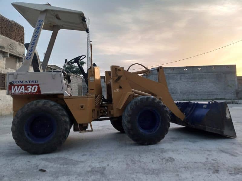 KOMATSU WA30-2 WHEEL LOADER 3