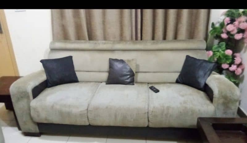 Excellent condition sofa set for sale 0