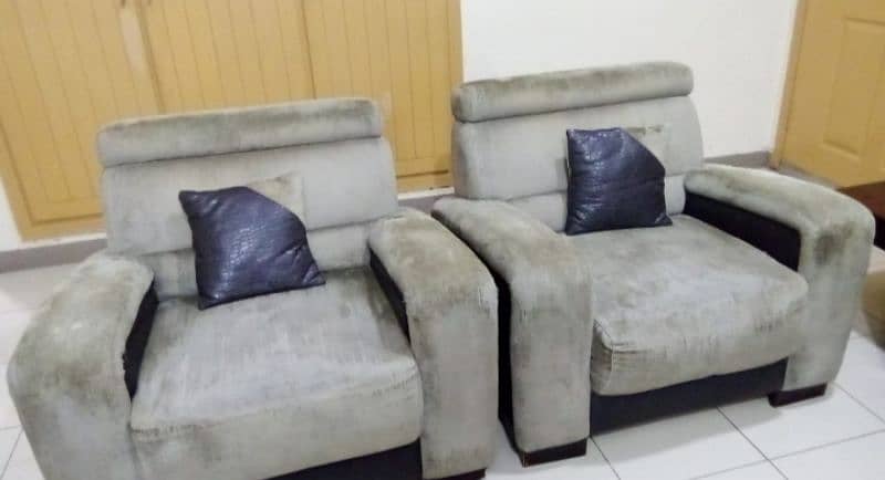 Excellent condition sofa set for sale 1