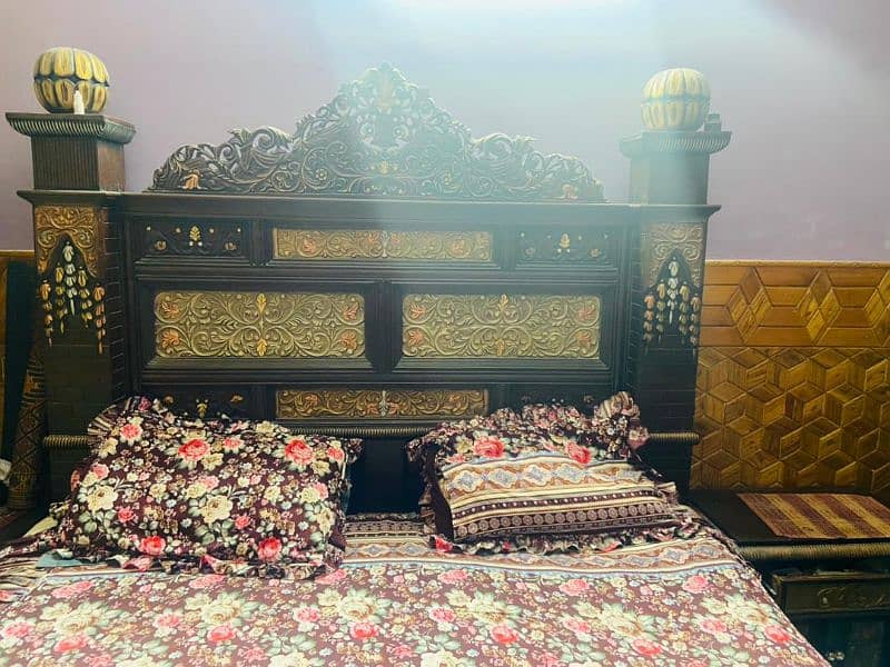 King size bed with full set 4