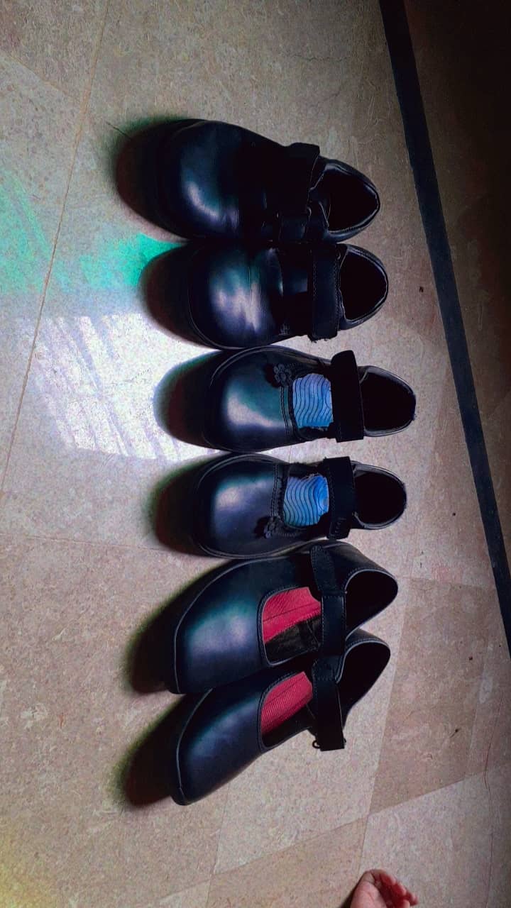 3 pair school shoes each pair 800 for sale reasonable price mai 2