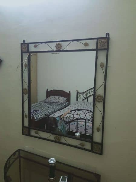 Excellent dressing table and mirror 3