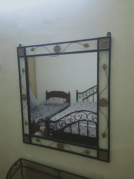 Excellent dressing table and mirror 4