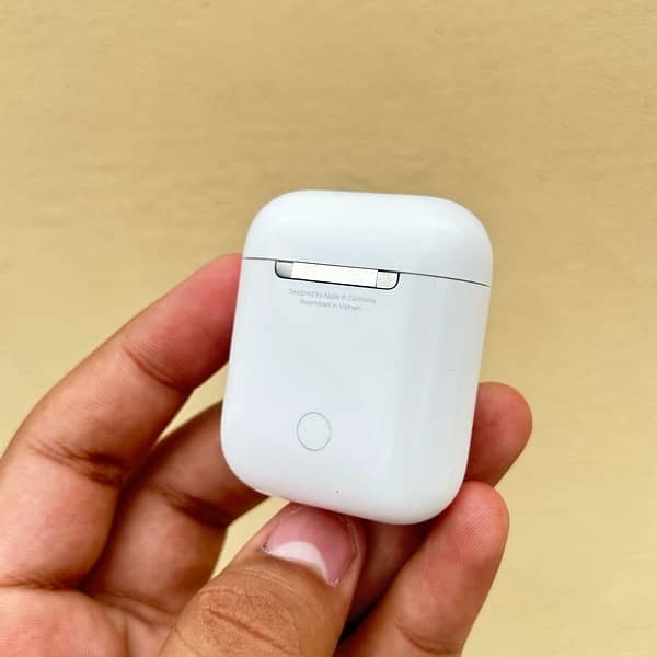 Airpods 2nd generation slightly used 1