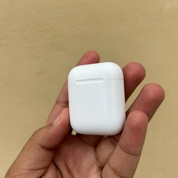 Airpods 2nd generation slightly used 4