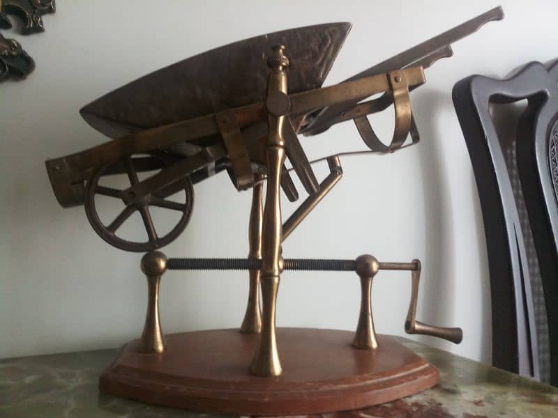 Antique brass wheel barrow show piece. 5
