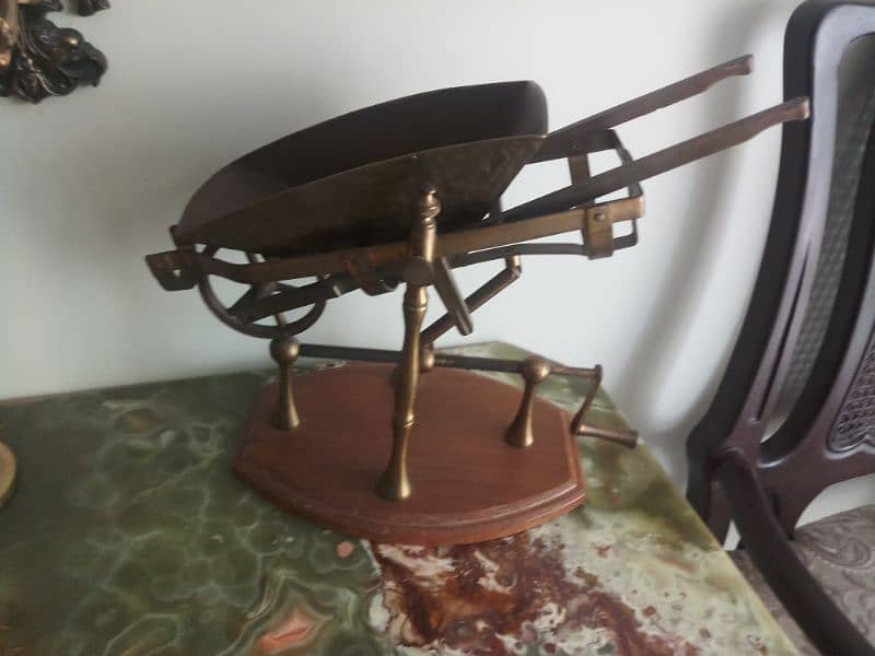 Antique brass wheel barrow show piece. 6