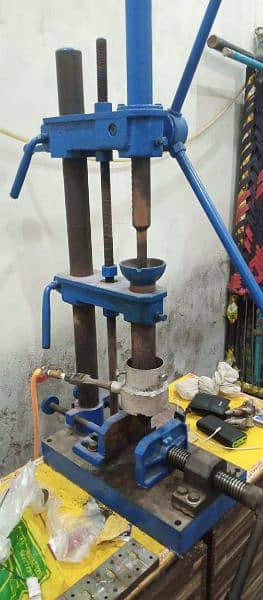 Hand Molding Machine 0