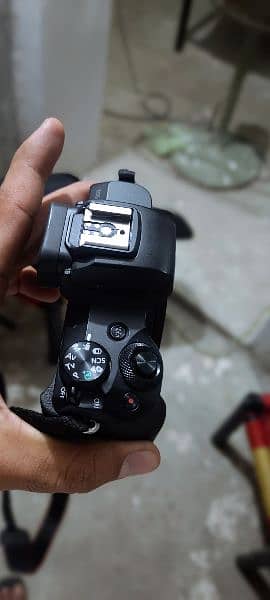 Canon M50 Mirrorless 4