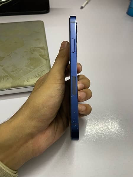 iPhone 12 1