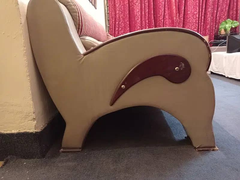 1 seater and 2 seater 3 seater Sofa for sale in good condition 5