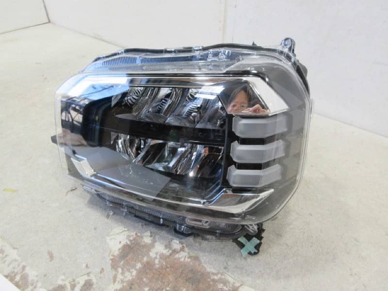 Daihatsu taft headlight 2020 1