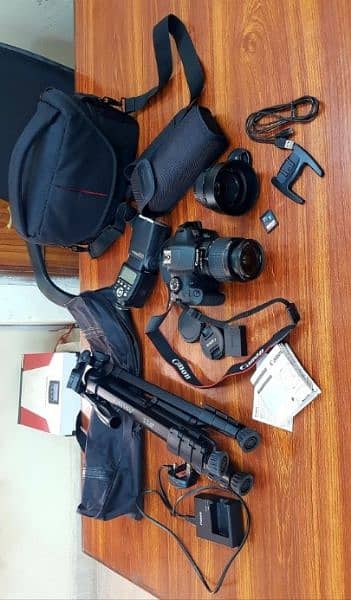 Canon EOS 1300D DSLR with all accessories 1