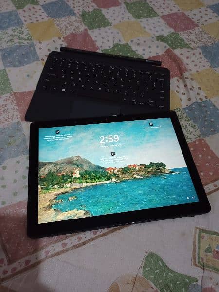 Dell 5285 i5 7th Gen 8GB Ram 2K Touch display Shared Graphics 4GB 4