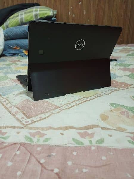 Dell 5285 i5 7th Gen 8GB Ram 2K Touch display Shared Graphics 4GB 7