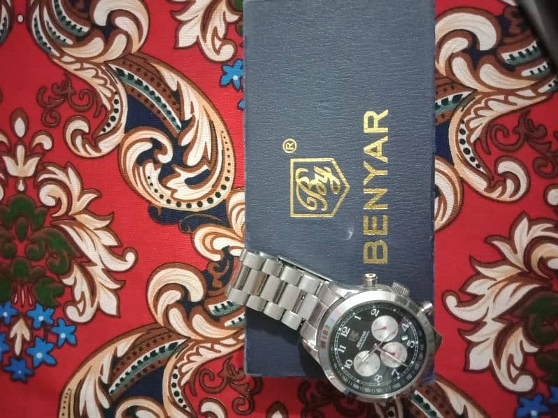 Benyar chronograph watch in good condition 4