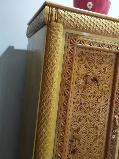 Clothes Almari /Wardrobe