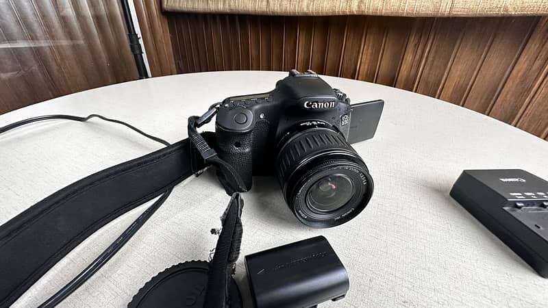 Canon 60d with 2 lenses 13