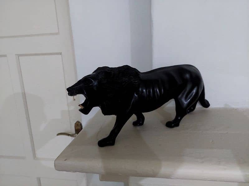 sculpture of Lion made of black wood/ show piece/ Souvenir 1