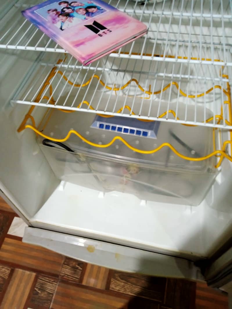 Refrigerator with stabilizer for sale in very good condition 10