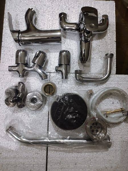 BATH SET (COMPLETE) BRASS 2