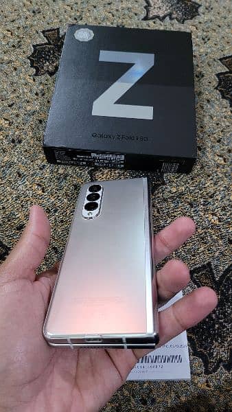 Samsung z fold 3 official PTA approved inner screen is broken 1