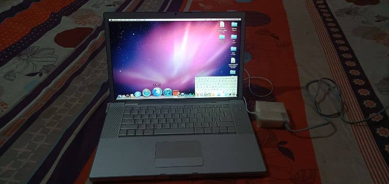 APPLE MACBOOKPRO 1ST VERSION 2006 17"INCH 0