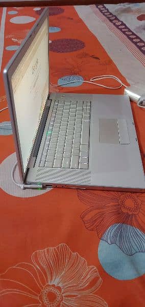 APPLE MACBOOKPRO 1ST VERSION 2006 17"INCH 1